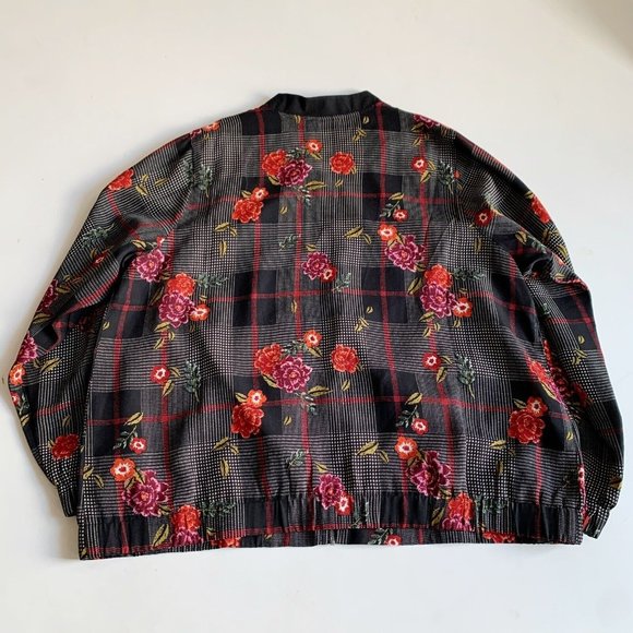 CJ Banks NWT Bomber Jacket Lightweight Floral Plaid Size 1X - Picture 2 of 6